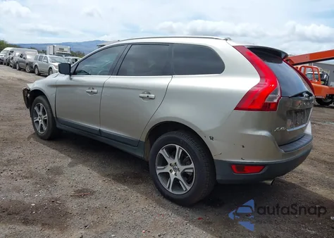 2013 Volvo Xc60 T6 z USA, uszkodzony, nr VIN YV4902DZ7D2445662